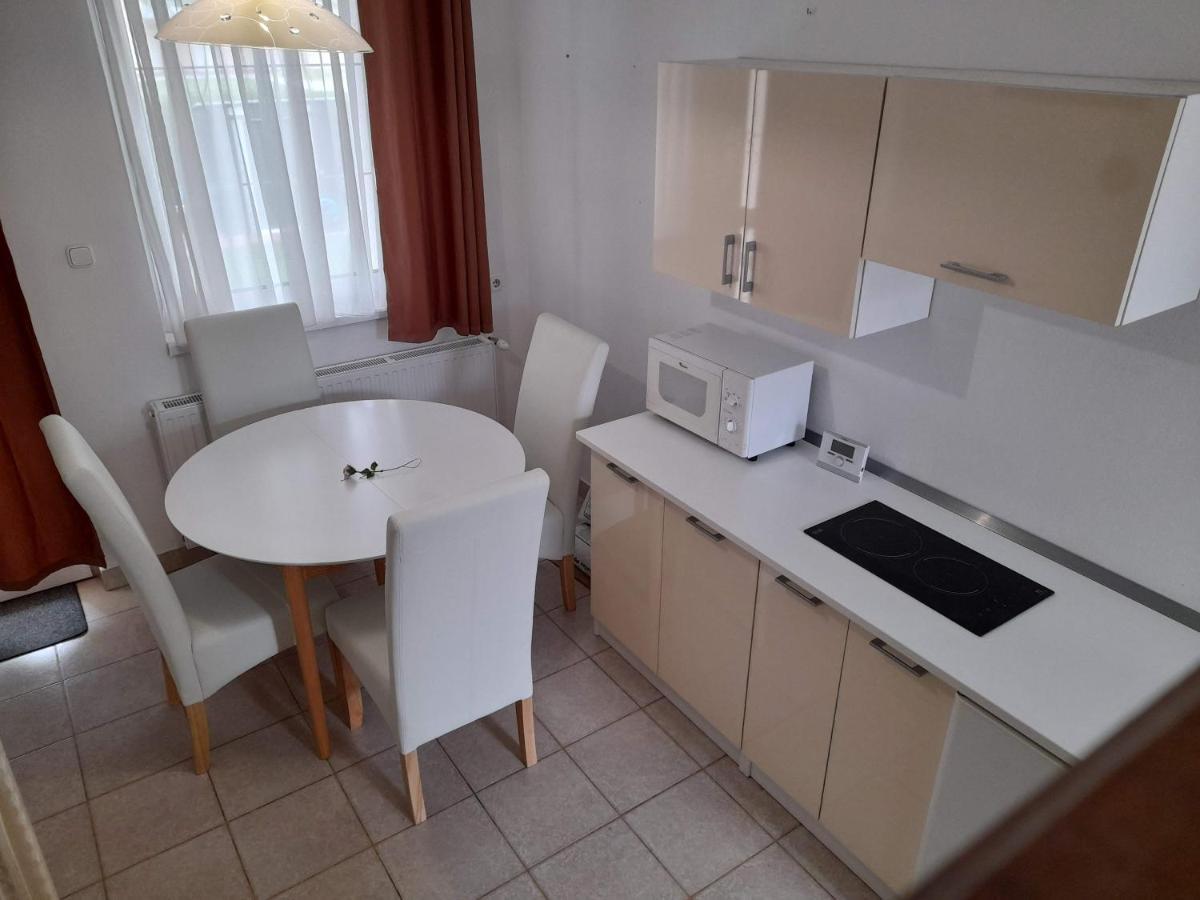 Gabriella - Vizparti Apartment Balatonboglár